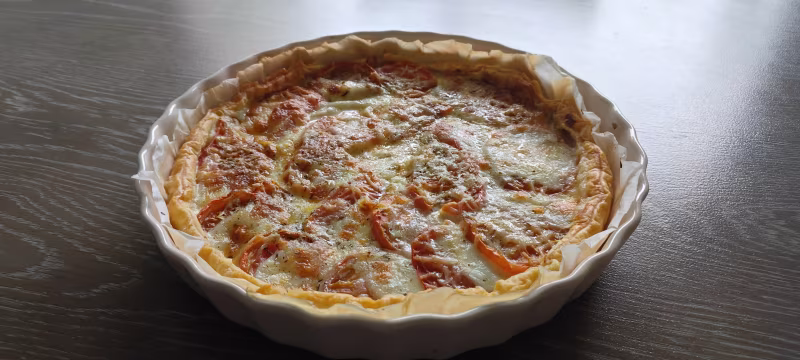 Tomato and cheese tart