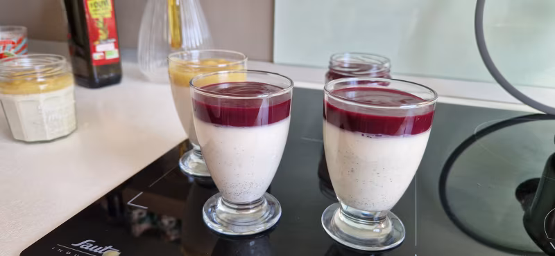 Coconut-raspberry tapioca pearl verrines