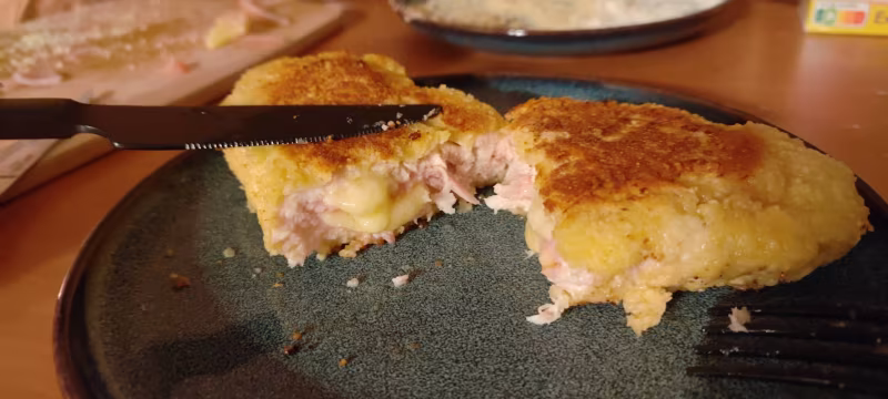 Homemade chicken cordon bleu